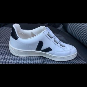 Veja V-lock Women’s Sneaker